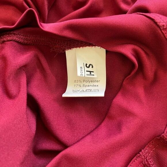 SHEIN Rash Guard Thumbholes Red S Small NWOT - Picture 8 of 8